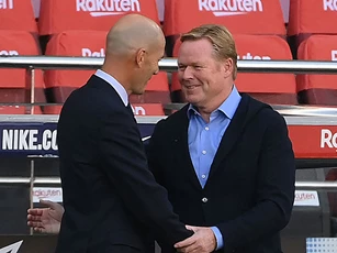Huyền thoại chê Zidane kém tài Koeman