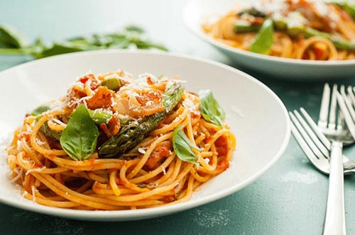 Cuối tuần làm mỳ Ý măng tây thơm ngon đúng điệu