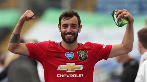  Bruno Fernandes từng muốn chia tay bóng đá, khóc nấc khi được MU chiêu mộ