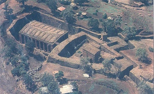 11 nh&agrave; thờ bằng đ&aacute; nguy&ecirc;n khối ở Lalibela.