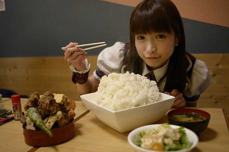 Top những cô gái có sức ăn khủng khiếp nhất thế giới