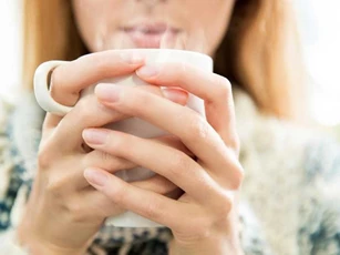 Sáng ngủ dậy dành 5 phút làm điều này, gan sạch độc tố lại tốt cho sức khỏe