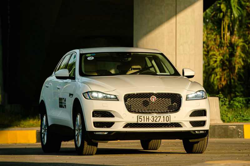 Đánh giá Jaguar F-Pace: Dòng máu thể thao trong diện mạo SUV hạng sang 