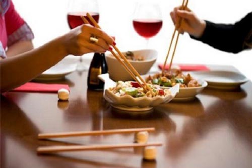 6 lưu ý khi dùng đũa để không hại cho sức khỏe