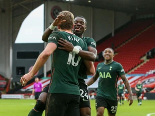 Hạ đội bét bảng, Tottenham trở lại Top 4 Ngoại hạng Anh