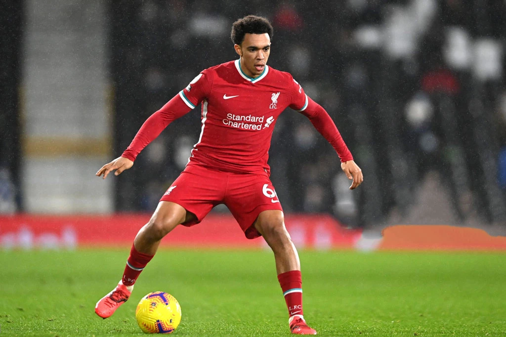 Hậu vệ phải: Trent Alexander-Arnold (Liverpool, 22 tuổi, định giá chuyển nhượng: 110 triệu euro).