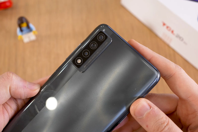 Smartphone 5G, RAM 6 GB, pin ‘khủng’, giá hơn 8 triệu đồng