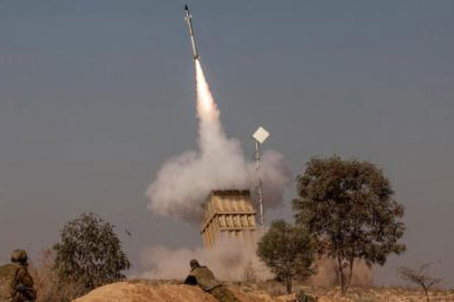 Israel dùng Iron Dome đối phó tên lửa ngàn km