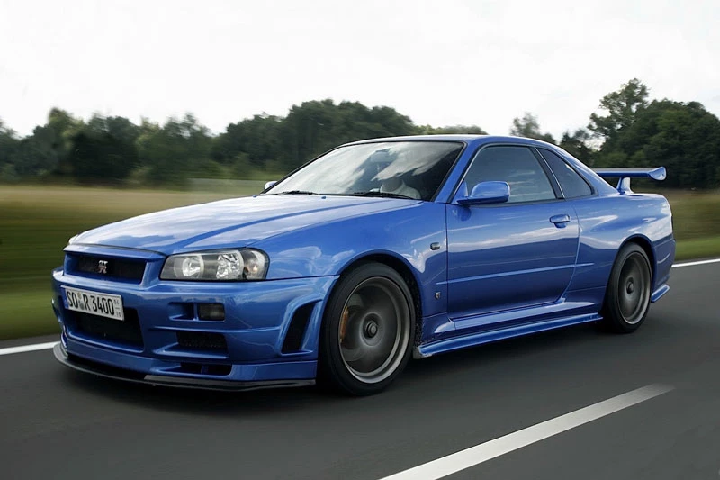 6. Nissan Skyline GT-R (R34).