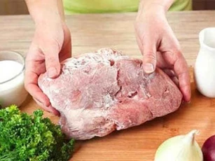 4 nguyên tắc rã đông thịt bạn cần tuân thủ