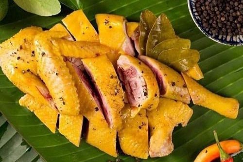 Mách bạn công thức tự làm gà ủ muối hoa tiêu tuyệt ngon đãi khách