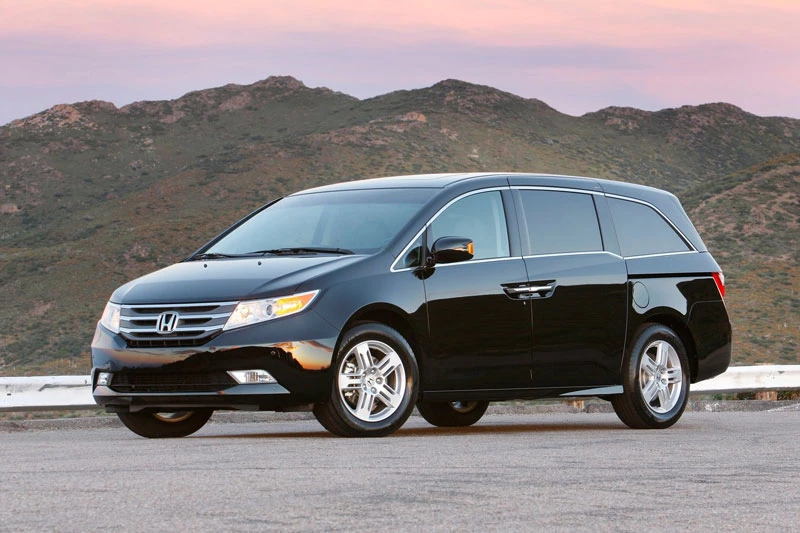 8. Honda Odyssey (12,6% chủ sở hữu sử dụng xe từ 15 năm trở lên, cao hơn 1,8 lần so với mức trung bình).