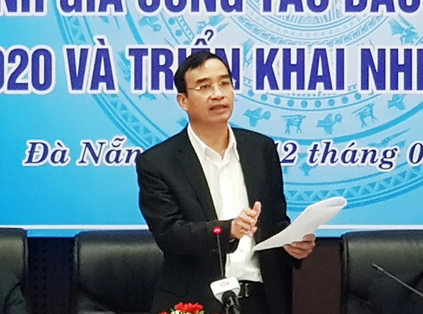 Chủ tịch UBND TP Đà Nẵng Lê Trung Chinh yêu cầu thực hiện thí điểm việc đấu giá quyền sử dụng đất bằng hình thức trực tuyến