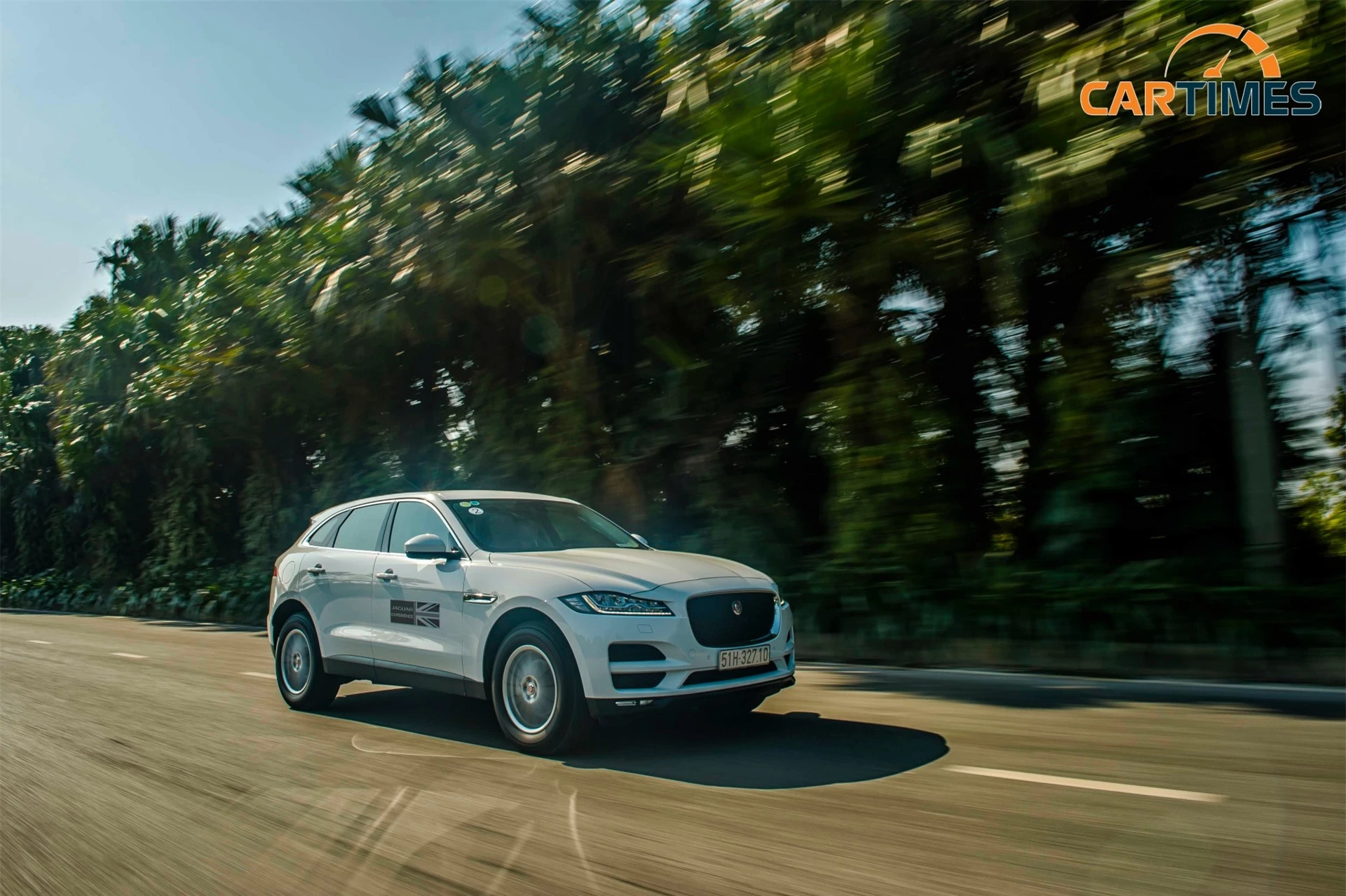 Khả năng vận hành của Jaguar F-Pace mang tới sự thể thao tối đa của một chiếc SUV