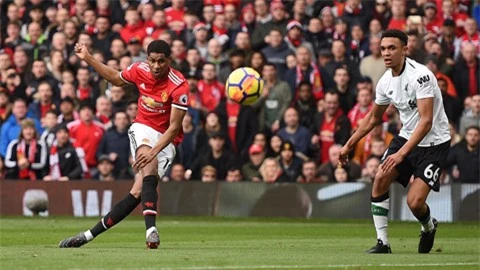 Rashford là hung thần của Liverpool