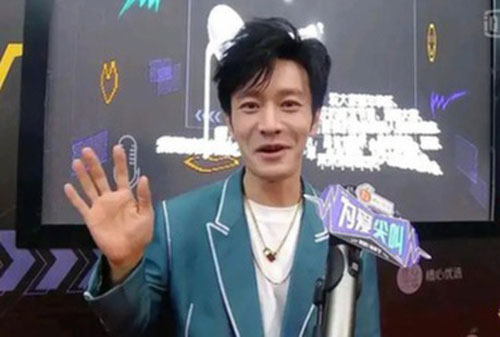 Fan xót xa với thân hình "lá lúa" của Huỳnh Hiểu Minh