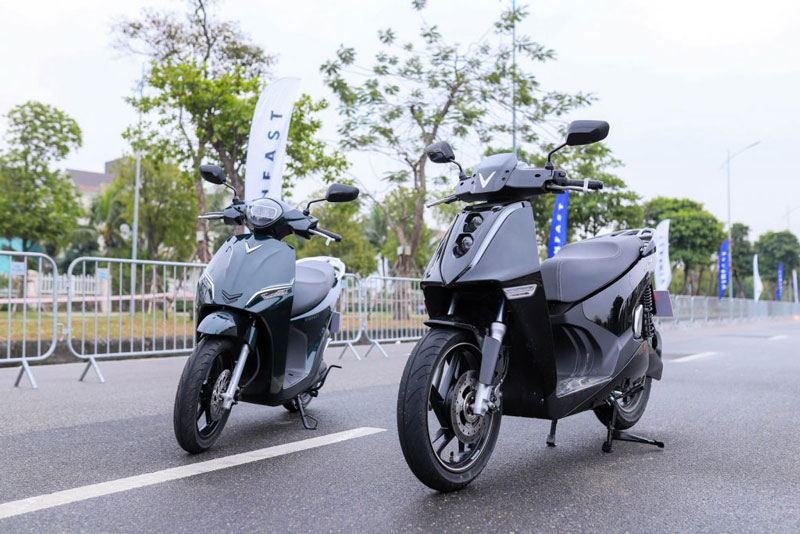 Khám phá 2 xe máy điện vừa được VinFast trình làng