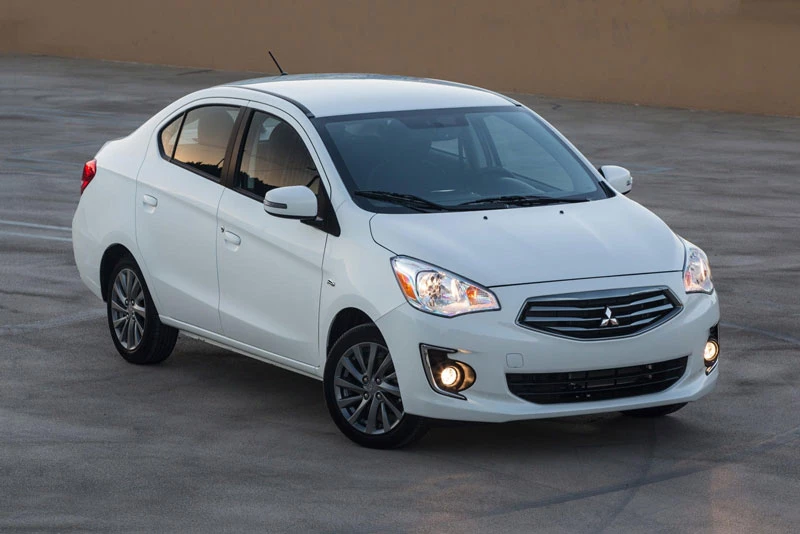 2. Mitsubishi Mirage G4 (giá: 15.295-18.195 USD).