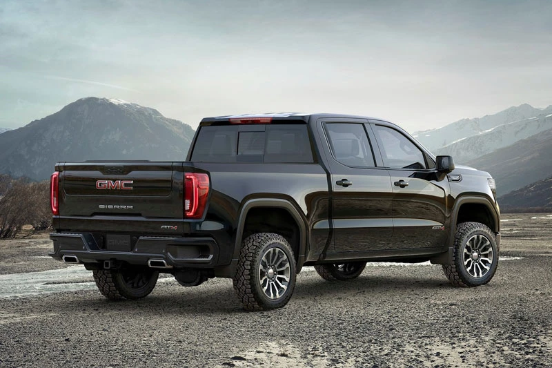 5. GMC Sierra (doanh số: 304.901 chiếc).