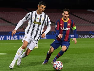 Đồng đội chỉ ra khác biệt khiến Ronaldo dễ gần hơn Messi