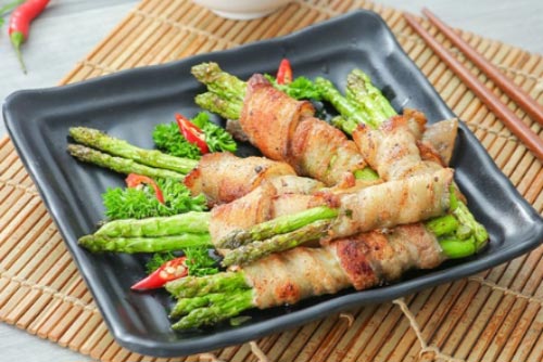 Mách bạn cách làm ba chỉ cuộn măng tây nướng ăn một lần là mê mẩn ngay lập tức