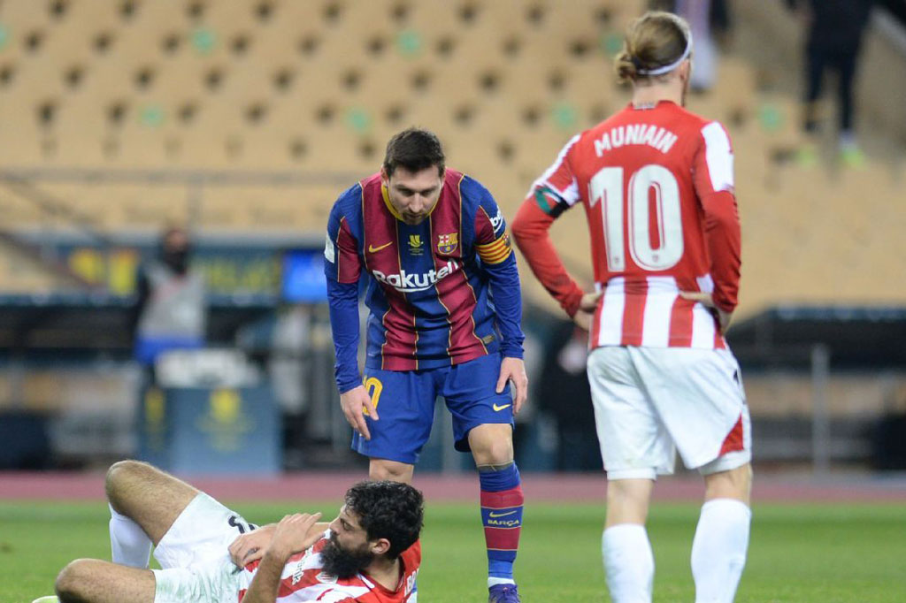 Messi nhận thẻ đỏ đầu tiên trong màu áo Barca vì cố tình đánh người