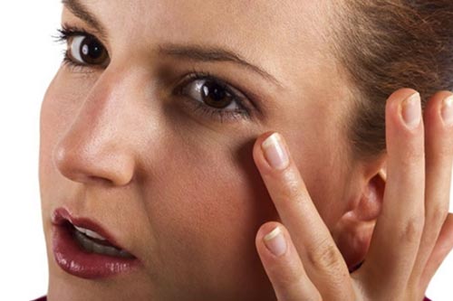 3 cách chữa 'mắt gấu trúc'