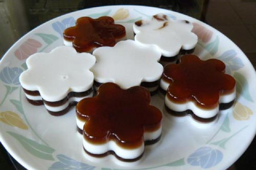 Tự tay làm thạch rau câu cà phê sữa dừa thanh mát, thơm ngon