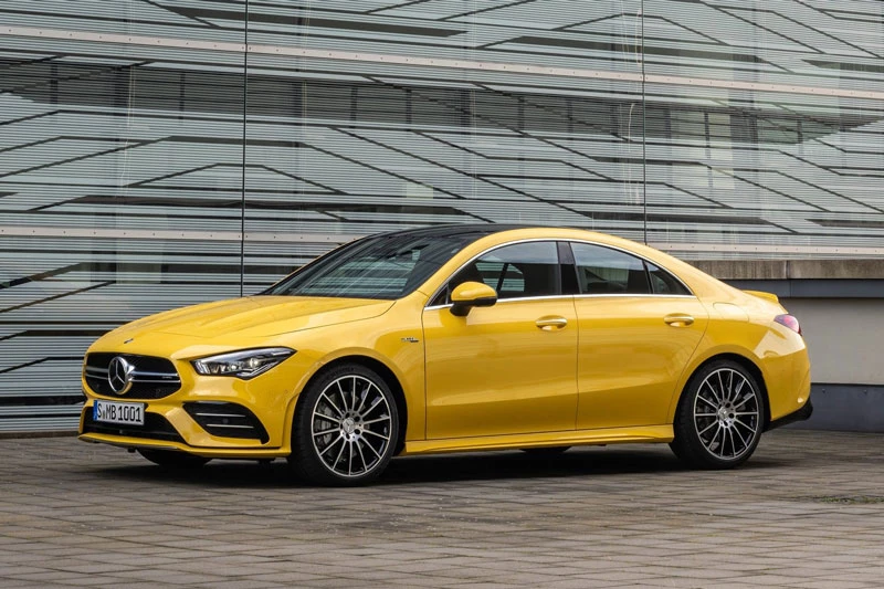 3. Mercedes-AMG CLA 35 (giá khởi điểm: 46.900 USD).