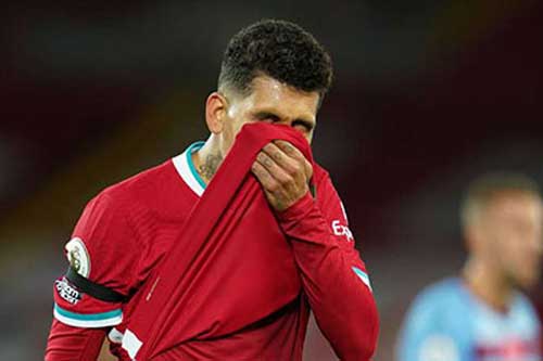 Carragher chỉ đích danh Firmino sẽ bị Liverpool 'trảm' đầu tiên