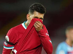 Carragher chỉ đích danh Firmino sẽ bị Liverpool 'trảm' đầu tiên