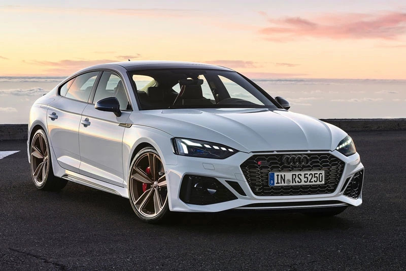 4. Audi RS5 Sportback (giá khởi điểm: 75.400 USD).