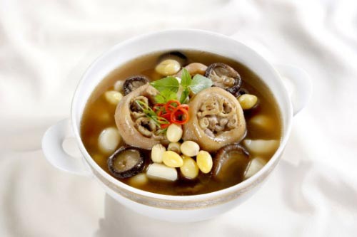 Canh đuôi heo hầm hạt sen, món ăn thượng hạng rẻ tiền