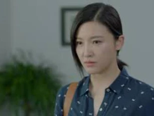 Chồng đưa đồng nghiệp nữ đi mua sắm và xem phim nhưng lại cho rằng đó là chuyện thường tình