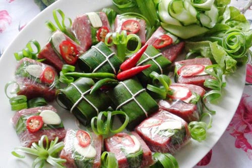 Cách làm nem chua thịt bò lạ miệng thưởng thức ngày Tết
