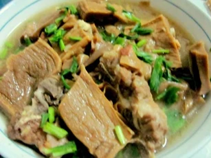 Làm món măng hầm xương ai ăn cũng mê
