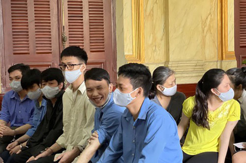 Lý do hàng chục người bán thận cho "nữ quái"