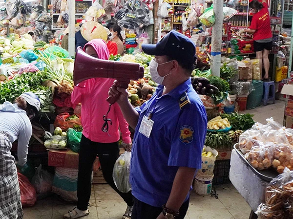 Các chợ trên địa bàn Đà Nẵng tăng cường tuyên truyền đảm bảo vệ sinh ATTP trong dịp Tết Nguyên đán Tân Sửu 2021