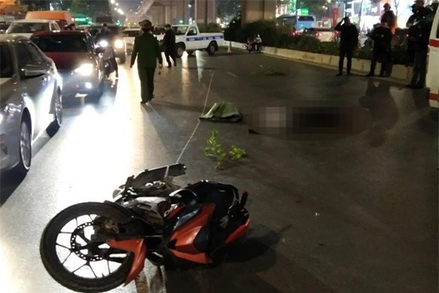 Tạm giữ thanh niên lái xe máy tông chết 2 người trên đường Nguyễn Trãi - 1