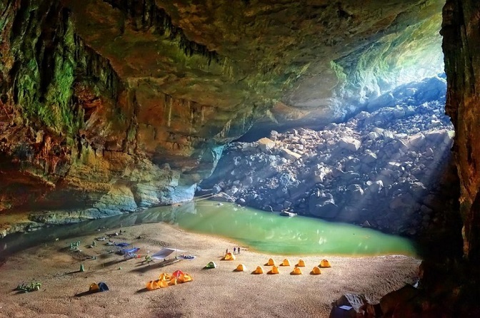 Hang Sơn Đòng- một trong những hang động nỗi tiếng nhất thế giới