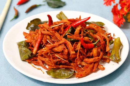 Cách làm thịt gà, heo, bò khô xé sợi thơm thơm, cay cay nhâm nhi dịp Tết