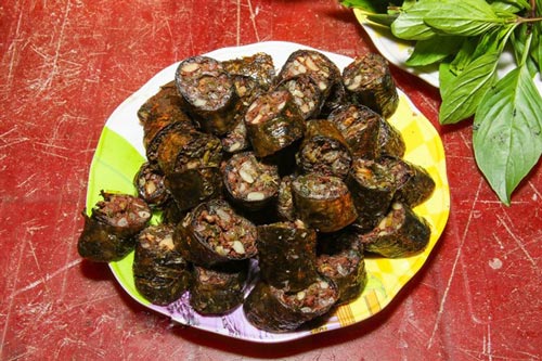 Chế biến 2 món ngon từ lòng heo “khéo nịnh” chồng