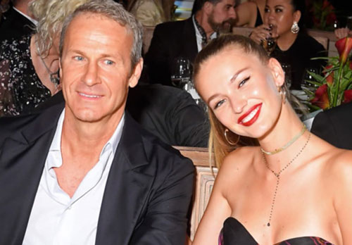 Sau lùm xùm kiện tụng đòi tiền 'báo đen' làng mẫu, tỷ phú Nga mạnh tay chi cả tỷ đồng làm tiệc sinh nhật cho con gái