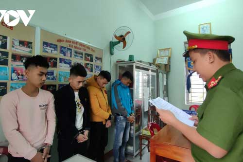 Quảng Nam: Nhóm thanh niên bắt giữ người, đánh đập vì thua bạc