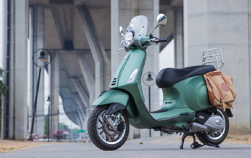 Soi phiên bản Vespa Primavera S 150 i-Get ABS Safari với màu sơn độc đáo