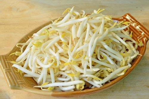 Người tuyệt đối không nên ăn giá đỗ