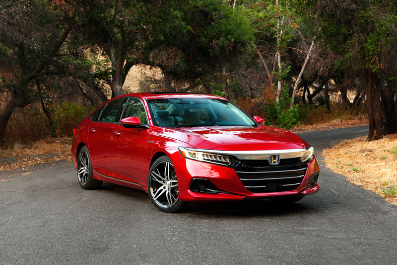Top 10 xe sedan gia đình cỡ trung tốt nhất năm 2021: Honda Accord đứng đầu