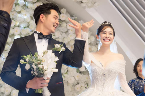 Hậu kết hôn với MC Thùy Linh, diễn viên Đức Hiếu chia sẻ: 'Cứ như là một giấc mơ'