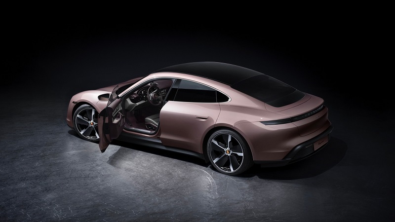 Porsche Taycan 2021 trình làng, chạy điện, dẫn động cầu sau, giá từ 1,85 tỷ đồng