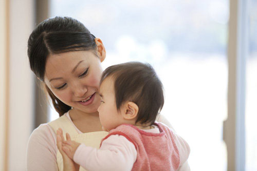 Cách phòng táo bón khi trẻ ăn dặm